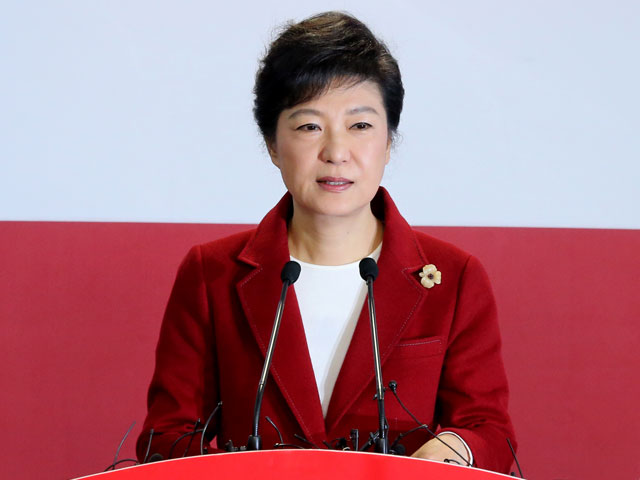 Сотни тысяч корейцев призвали Пак Кын Хе немедленно уйти в отставку